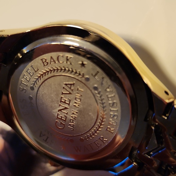 Geneva gold women's watch - Picture 7 of 12